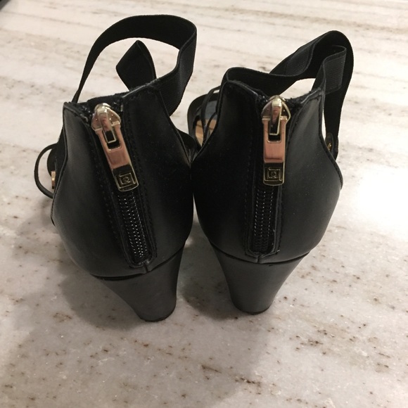 Strappy black wedges - Picture 3 of 3